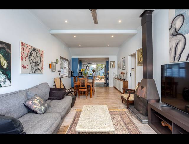 3 BEDROOM FREEHOLD FOR SALE IN VREDEHOEK